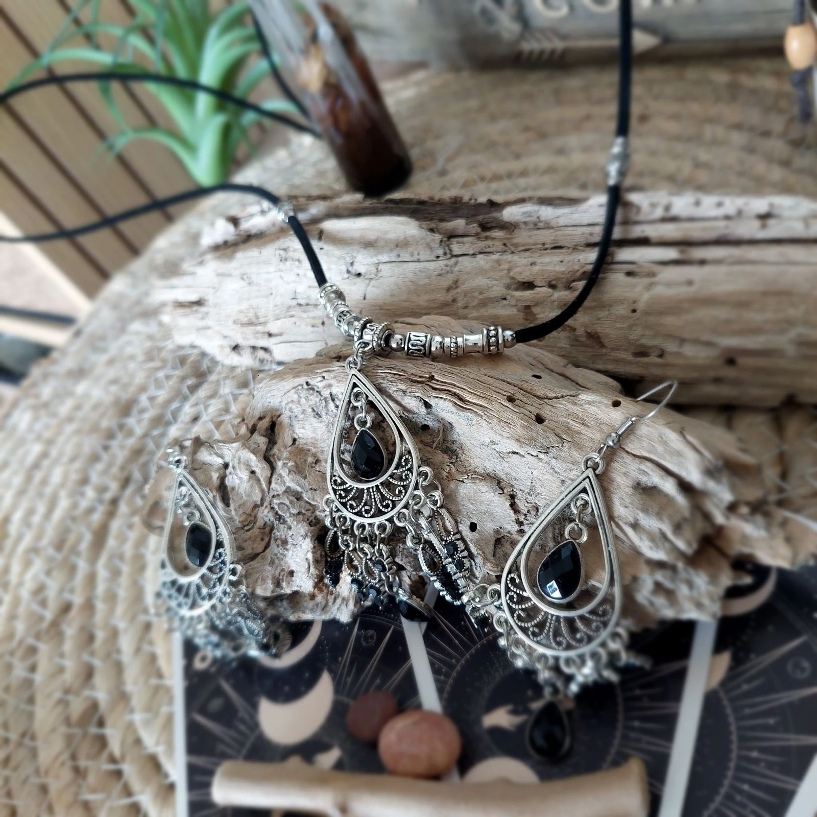 Conjunto boho barroco, cascade strass preto, colar longo multiperlas preto – photo 2